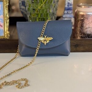 💙 NWOT VERA PELLE SLATE BLUE LEATHER LITTLE BEE 🐝 BAG!